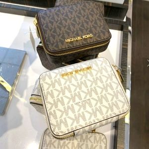 NWT Michael Kors Giftables Small Jewelry Case $128